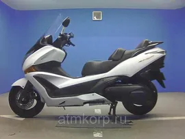 Макси скутер Honda SILVER WING 600 GT